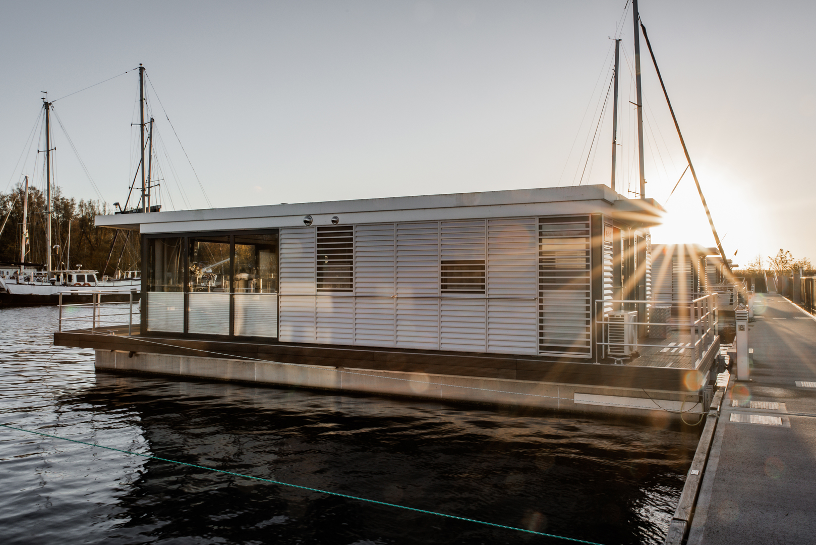 schwimmendes haus ostsee
