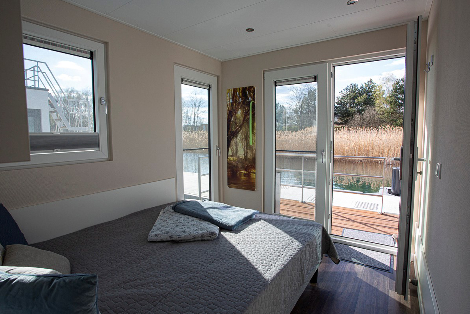 bärwalder see floating houses lausitzer seenland