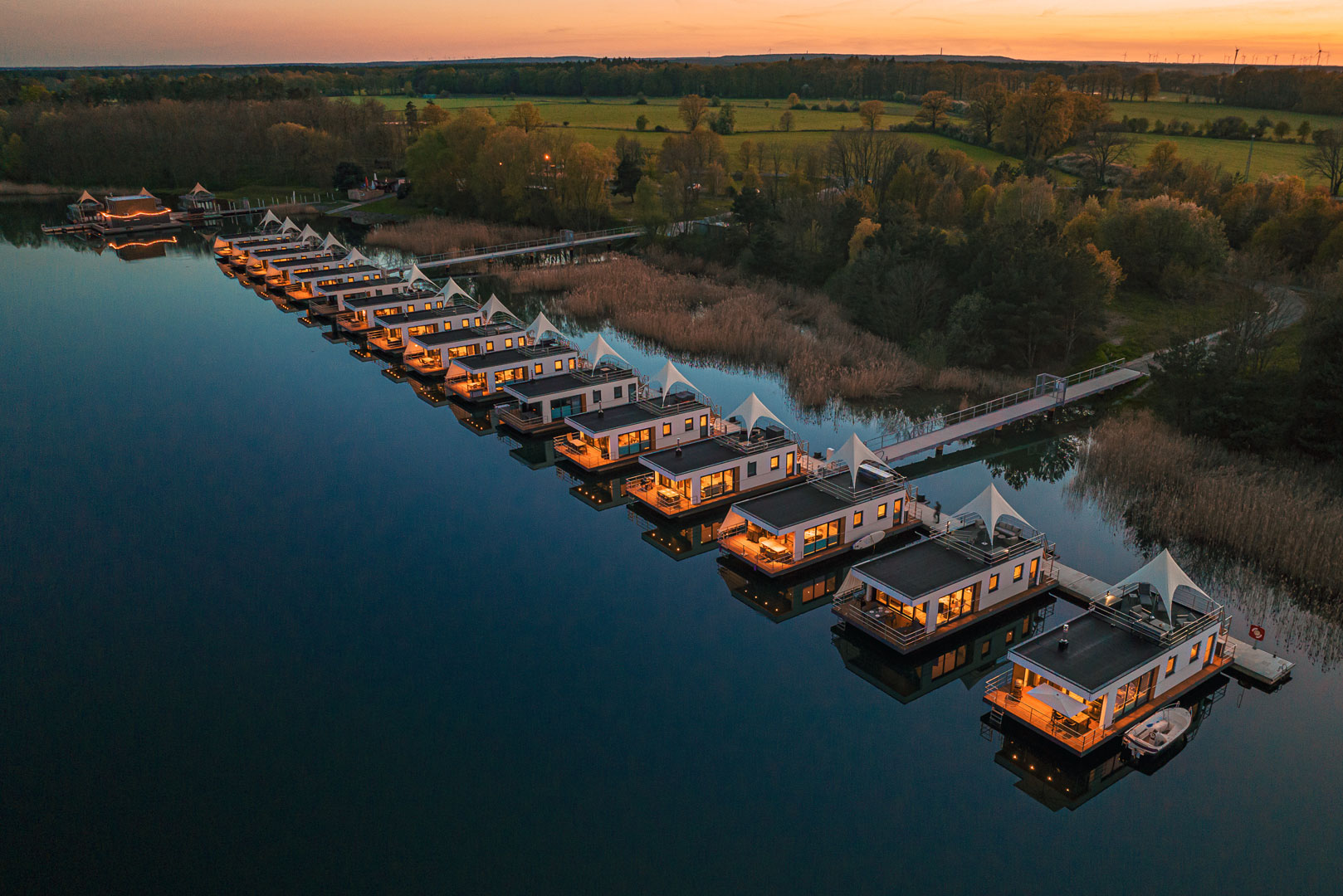 schwimmende haeuser lausitzer seenland graebendorfer see
