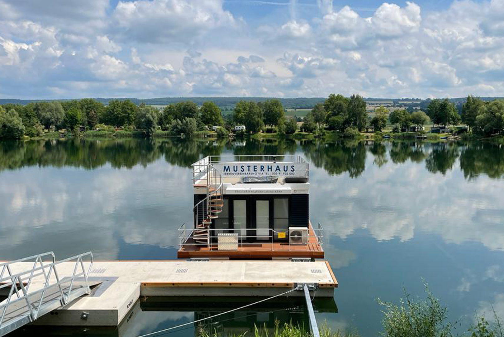 hausboot kaufen liegeplatz