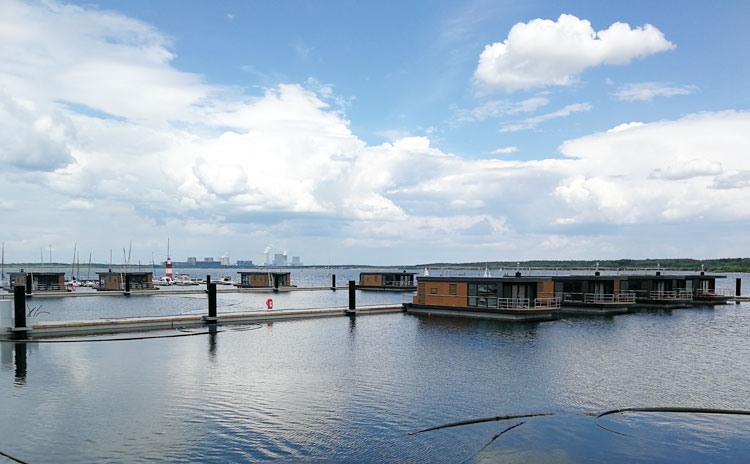 floatinghouse schwimmende haeuser baerwaldersee