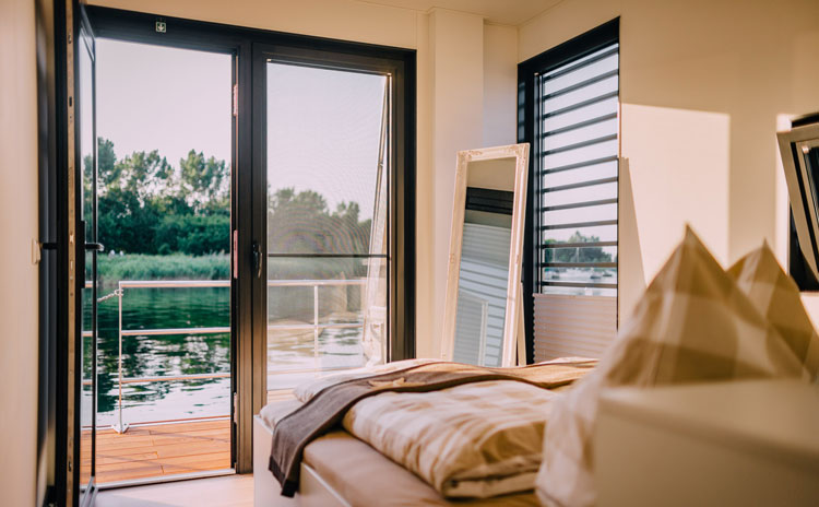 focus leben auf dem wasser schwimmende haeuser